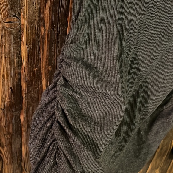 Fashion Top - Picture 3 of 5